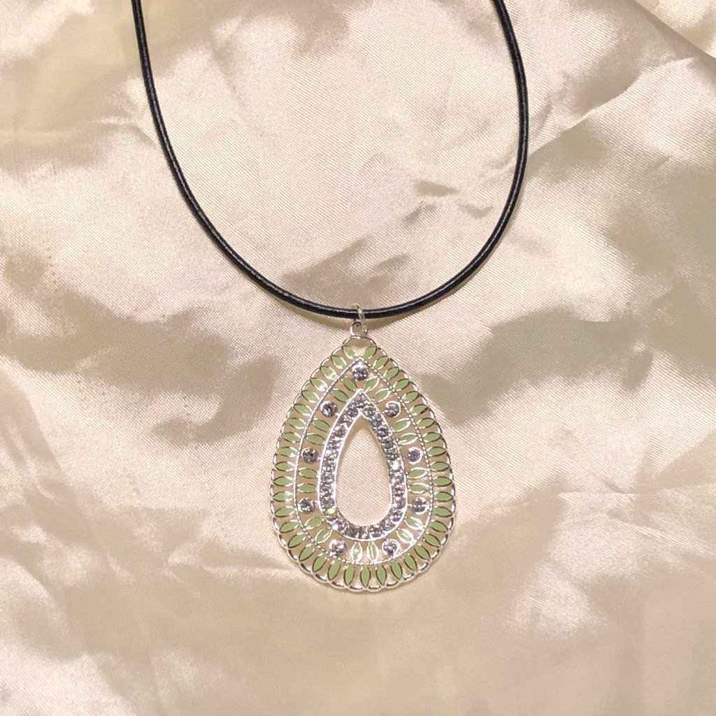 Light Green Crystal Teardrop Leather Necklace
